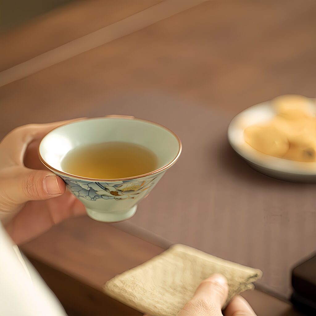 Vintage Chinese style Ru kiln opening can nourish tea cups, ceramic tea sets, tea tasting cups, host cups, guest cups, household kung fu tea sets