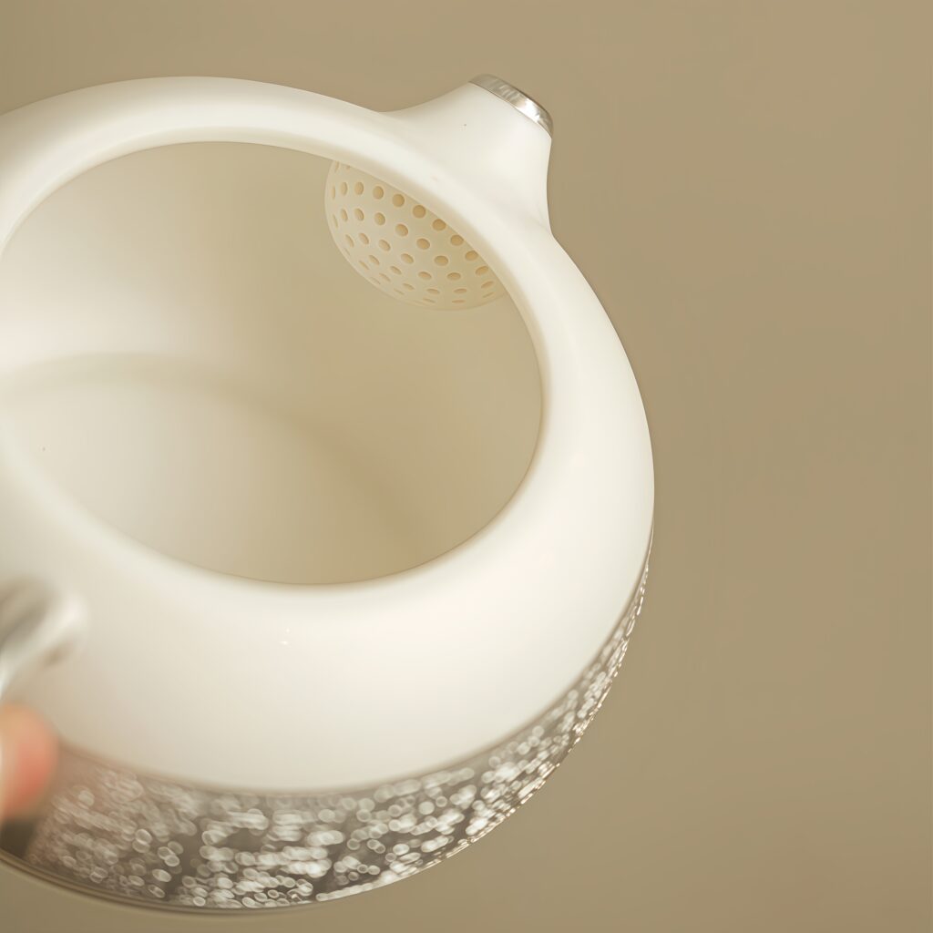 Teapot: Width 12.4cm, Height 7.8cm, Capacity 210ml
Gift box: Length 12.5cm, Width 12.5cm, Height 11.3cm