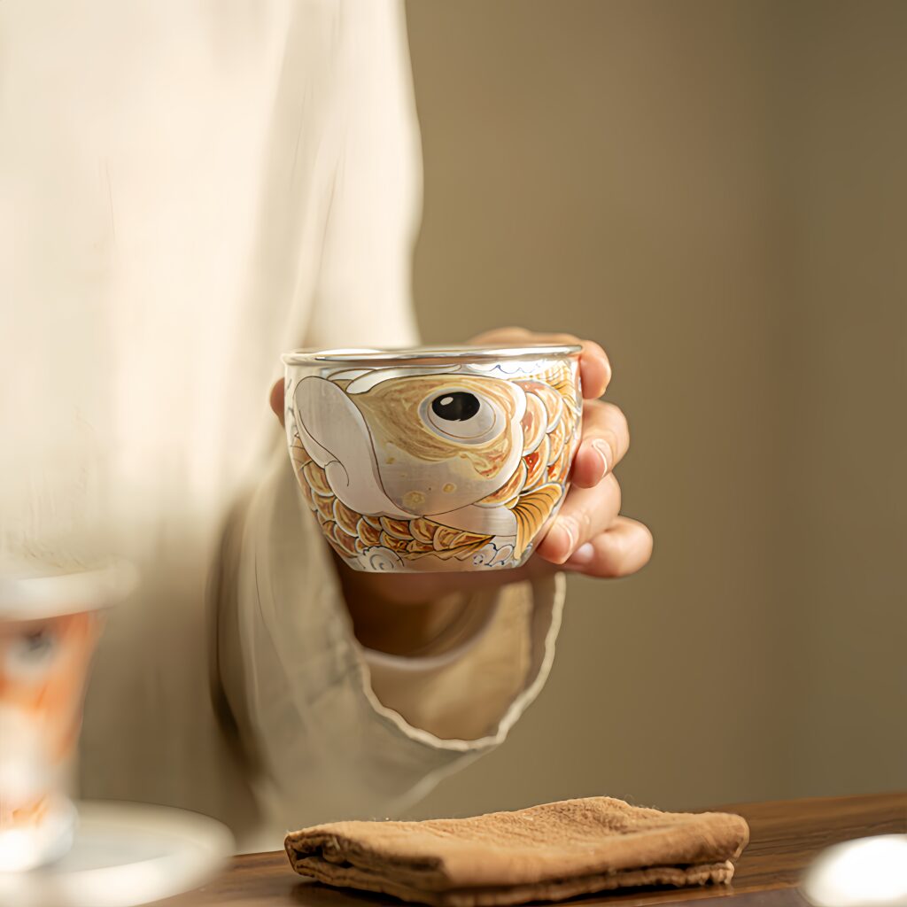 Porcelain body gilded silver - Xianglong Nafu jar cup