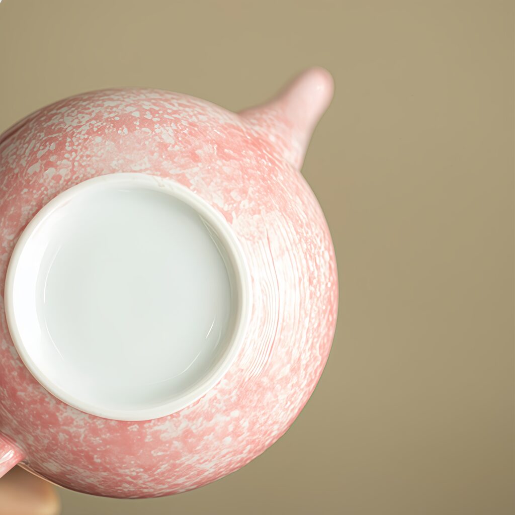 Product specifications: Approximately 12.5cm in length, 8.2cm in width, and 8cm in height, with a full water capacity of approximately 170ml
